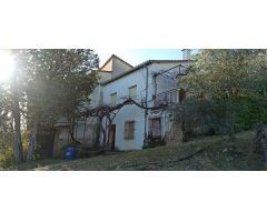 ¡Exclusiva finca rústica en Candeleda, Ávila! Naturaleza, historia y posibilidades infinitas a solo