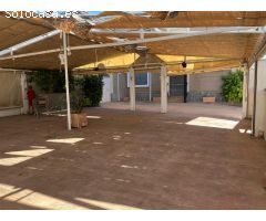 Casa y restaurante en venta en Benejuzar