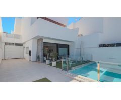 Descubre esta espectacular villa de lujo en Santiago de la Ribera