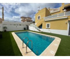 Chalet independiente con piscina privada en Blue Lagoon - San Miguel de Salinas