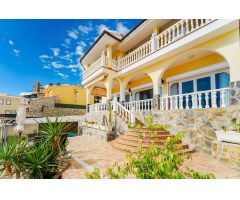 Hermosa Villa con Vistas al Mar en Loma II – La Casa de Tus Sueños