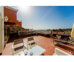 ¡Encantadora villa adosada con 4 dormitorios e increíbles zonas exteriores!