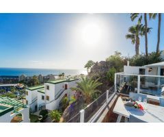 ¡Propiedad de 3 Dormitorios Totalmente Renovada con Privacidad Inigualable y Impresionantes Vistas !