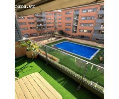 Luminoso piso con vistas a una gran zona comunitaria y excelente orientación