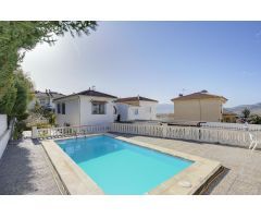 CHALET PAREADO