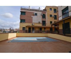 GRAN OPORTUNIDAD: TRÍPLEX EN CÁJAR CON TERRAZA, GARAJE Y PISCINA