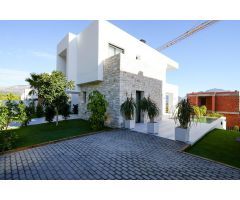 Lujosa villa con todas las comodidades en Polop de La Marina