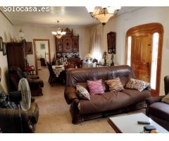 Chalet con Piscina en Venta en Totana