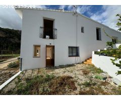 Chalet en Venta en Bolulla, Alicante: Amplitud, Tranquilidad y Naturaleza