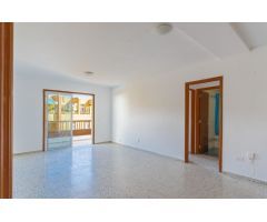 Venta de Piso de tres habitaciones en Caletillas