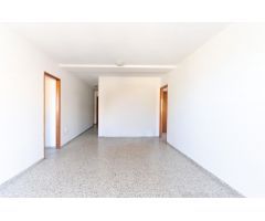 Venta de Piso de tres habitaciones en Caletillas