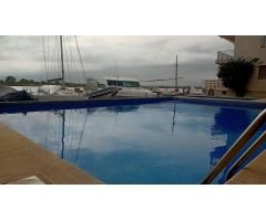 Oportunidad única: piso con vistas al mar, chimenea y posibilidad de amarre comunitario