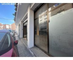 LOCAL EN VENTA EN LA ZONA COMERCIAL DE LLANÇÀ!
