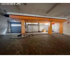 LOCAL EN VENTA EN LA ZONA COMERCIAL DE LLANÇÀ!