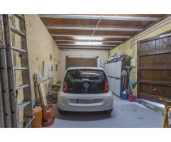 Encantadora casa de piedra en Vilajuiga, con local comercial en funcionamiento
