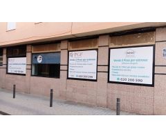 Fant?stico local comercial en el centro de Roses.