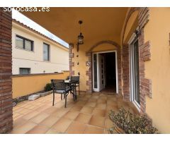CASA UNIFAMILIAR EN LA ESCALA