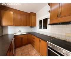 Casa con vista al canal, amarre de 13.5m y piscina privada en Empuriabrava