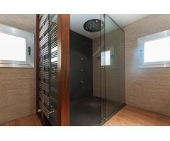 Casa con piscina privada a 5 a pie del centro de Roses!