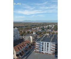 Estudio Reformado Frente al Mar con Vistas al Delta y Montaña en Empuriabrava