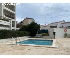 Fantástico Piso Amueblado en LEscala a 75m de la Playa con Licencia Turística