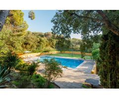 Casa con 20.000m2 de terreno y gran piscina en Castell dAro, SAgaró