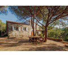 Casa con 20.000m2 de terreno y gran piscina en Castell dAro, SAgaró