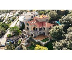 Exclusiva villa en Sa Riera, Begur, con vistas panorámicas a las Illes Medes