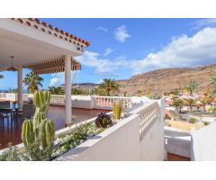 Fantástica villa de 5 dormitorios con piscina privada y vistas al mar en Tauro