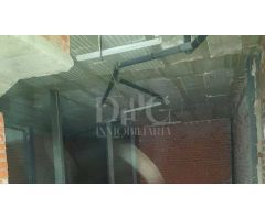 Local comercial de 82mt en el centro de Dos Hermanas, se puede hacer piso, apartamento