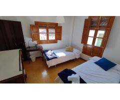 HERMOSA Y AMPLIA CASA EN EL ALBAICIN IDEAL PARA ESTUDIANTES