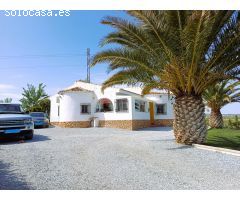 Villa en Venta en Freila, Granada