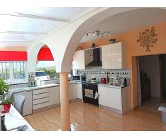 Villa en Venta en Freila, Granada