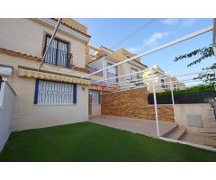 CHALET ADOSADO EN PLAYA DE LAS HIGUERICAS