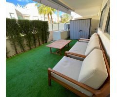Bungalow con jardín privado en playa de la Veleta