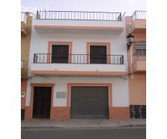CASA CON COCHERA