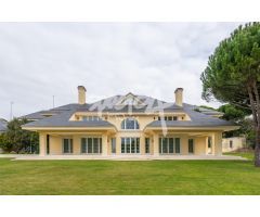 VILLA DE LUJO