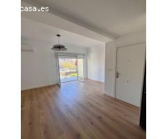 Se Vende Piso Recientemente Reformado en la Plaza del Sol!