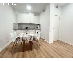 Piso reformado de 3 dormitorios con balcón y vistas en Plaza Santa Teresa (Alicante)