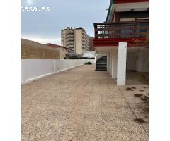 Chalet en el kilómetro 2 de la zona de Entremares, a 200 metros de la playa