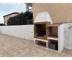 Chalet en el kilómetro 2 de la zona de Entremares, a 200 metros de la playa