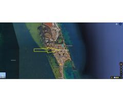 Parcela a pie del Canal de Veneziola