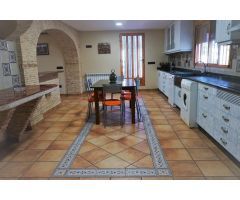 Chalet en Venta en Requena de Campos, Valencia