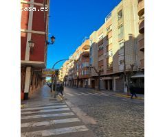 Amplia cabina de garaje en alquiler en pleno centro de Requena