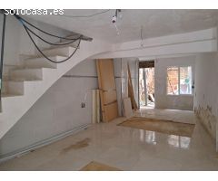 Casa en pleno centro con corral.