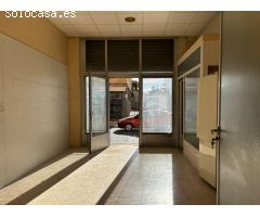 Local en zona muy comercial próxima al centro de Requena.
