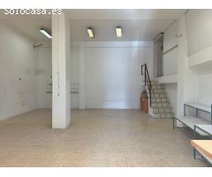 Local en zona muy comercial próxima al centro de Requena.