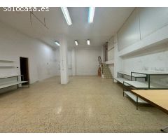 Local en zona muy comercial próxima al centro de Requena.