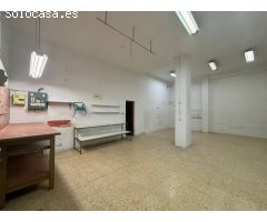 Local en zona muy comercial próxima al centro de Requena.