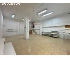 Local en zona muy comercial próxima al centro de Requena.